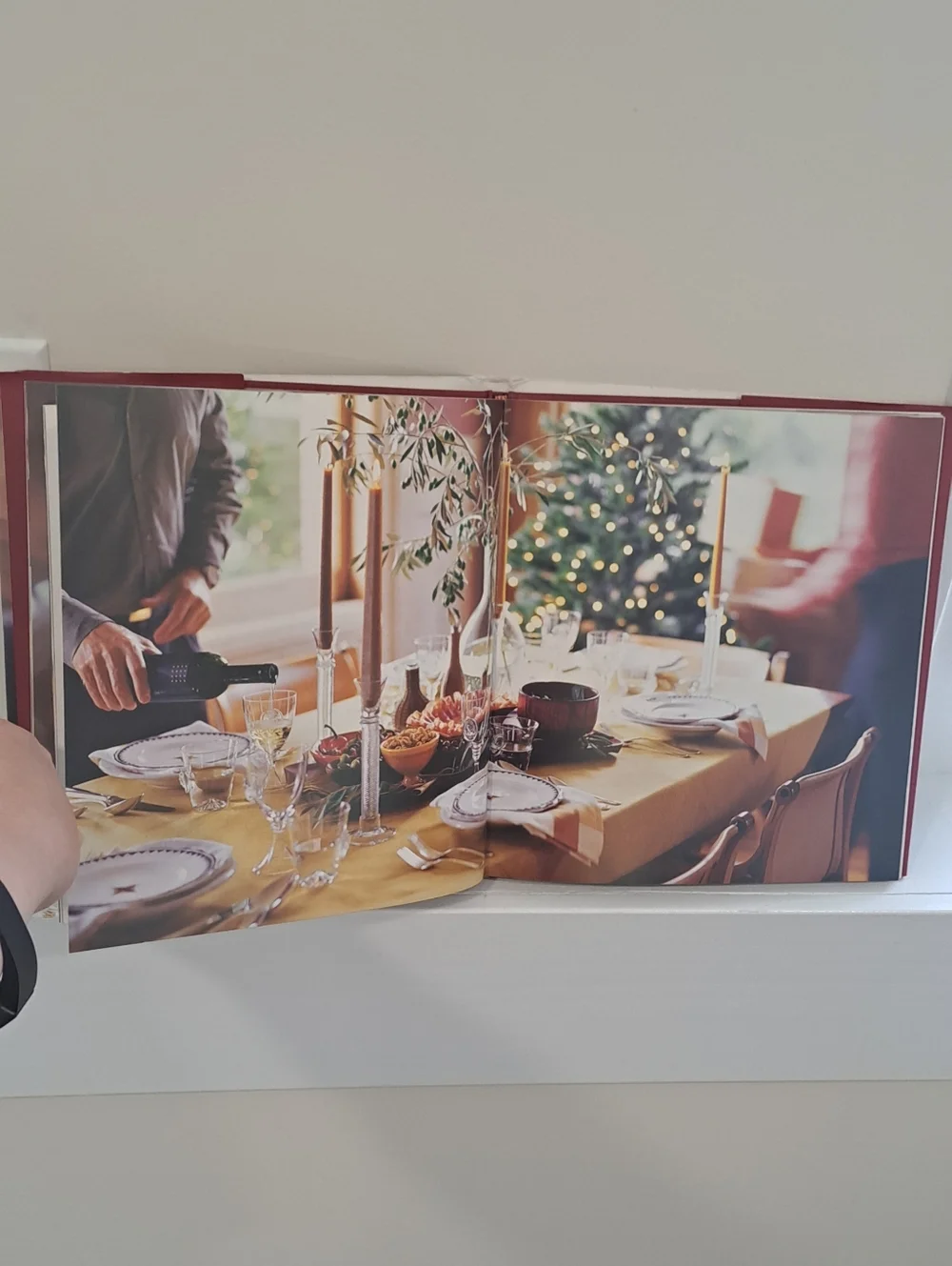 2005 Williams Sonoma Christmas Entertaining Cookbook Holiday Party Recipes.